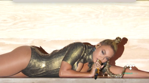 tomfordvelvetorchid:  B i c t h  Oh My Gaaaaaaaahhhhhhh