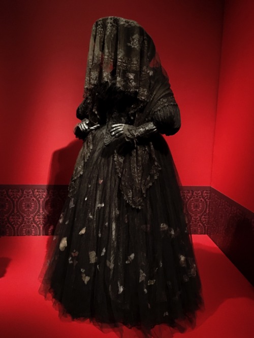 thought-balloon: I went to the Guillermo del Toro exhibit yesterday and died from all the haunting elegance.