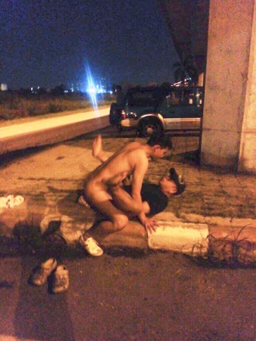 daddytherapist: 420bate: RISKY FUCKERS PUBLIC!
