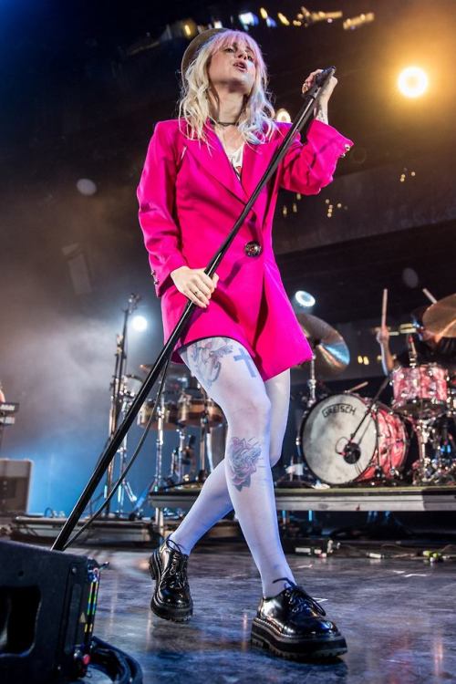 Hayley Williams (Paramore) shows off her legs at a performance.