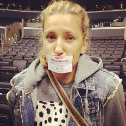 mymouthistaped:  Tennis star Victoria Azarenka gagged at a basketball game. 