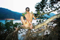 sickpage:Ren Hang  