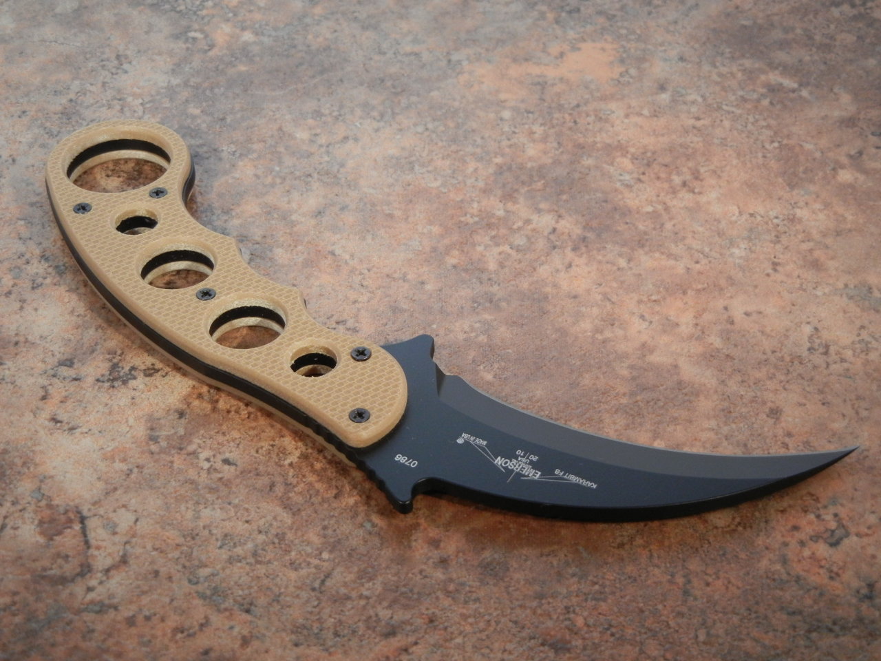 gunrunnerhell:  Emerson Knives - Fixed Karambit (Desert) 1-of-10