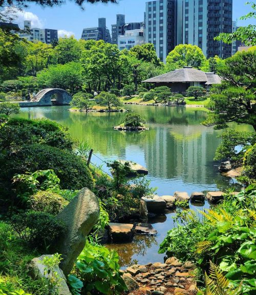 縮景園 [ 広島県広島市 ] ② Shukukeien Garden, Hiroshima ーー大名茶人 #上田宗箇 が作庭し、京都の庭師 #清水七郎右衛門 が改修した、広島藩主・浅野家の大名庭園。国