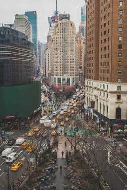 r2&ndash;d2:  Midtown NYC by (Jose Tutiven) 