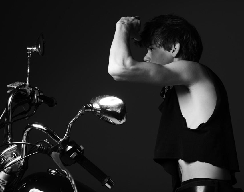 shuckin-newt:  his arms will be the death of me