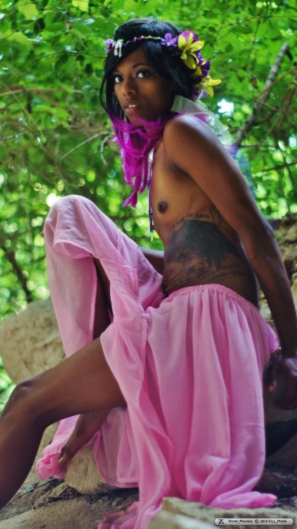 lovelyebonyangels:  Violet Pheonix CLL Photo https://www.zivity.com/models/Violet_Phoneix