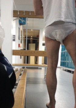 guysindepends:Incontinent guy at my gym getting undressed after his workout.