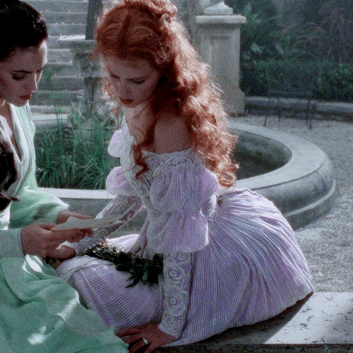 BRAM STOKER’S DRACULA Costumes Appreciation: ― Lucy Westenra’s Lace Dress (costume Design By Eiko