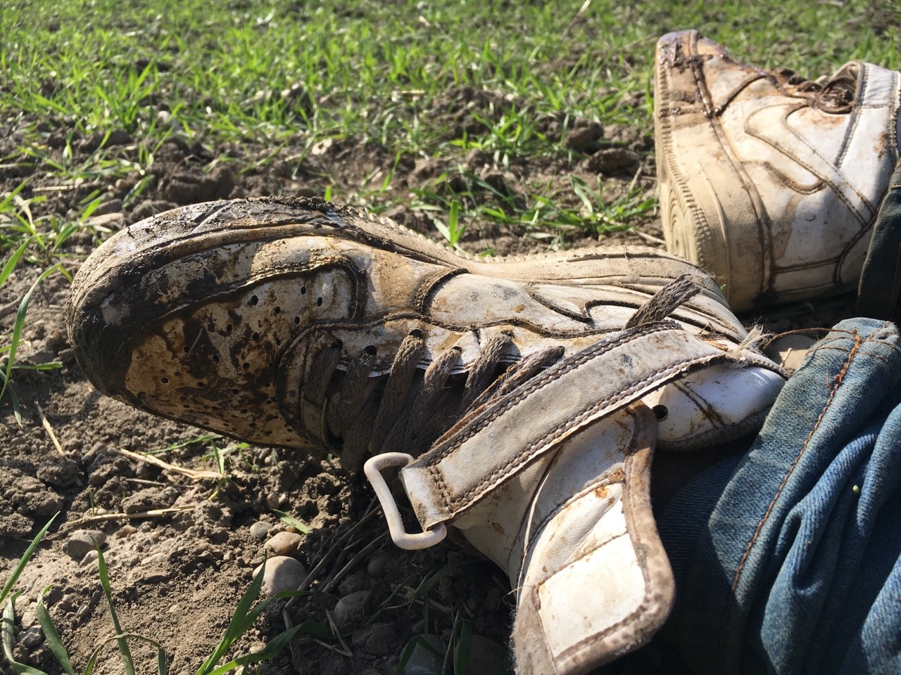 Outdoor, pissed jeans, shit and piss filled Nike AFOs II. Videos will follow ;)