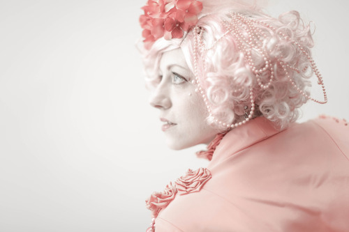 vastderp: jumpingjacktrash: rainbowbarnacle: ceruleancynic: Effie Trinket at Katsucon, all photos by