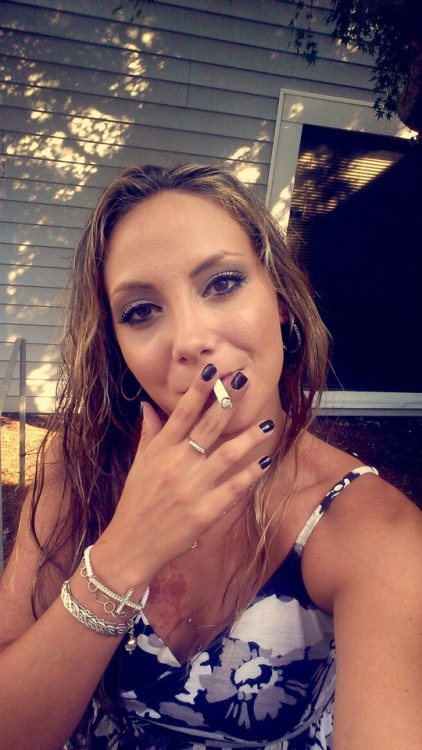 leathersmoke81: leathersmoke81:Chelsea - VS120 Slut - look at that bitch smoke &amp; dangle Chel