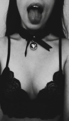 warriormoonchild:  Cum feed your kitten, she’s hungry.