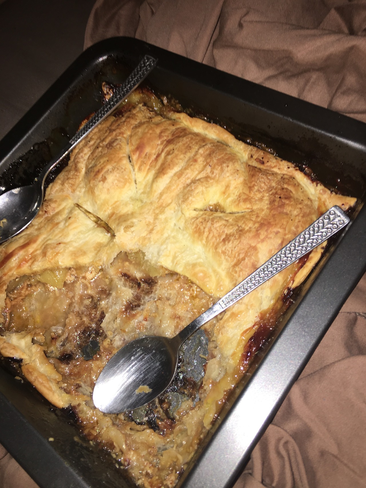 White people put cheese in apple pie????? 
