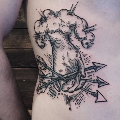 sashatattooing:  ðŸ‘ŒðŸ½ #sashatattooing #linework #dotwork #tattoo #love  (Ð² Sashatattooing)