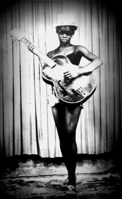 Dotroom:  Sadio Diakité Girl With Black Glasses And Electric Guitar - 1966 