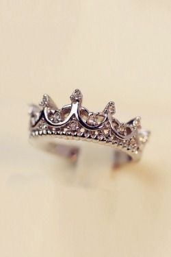 sneakysnorkel:  Bling Bling. Crown 1  -  Crown 2 Crown 3  -  Leaves Ring Flower  -  Shinning V ROXI  -   Death Artifact 