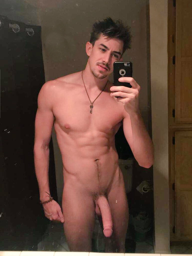 edwardildo:  Big fuckr