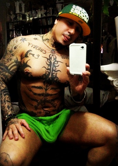 karsinknightly:  nakedblackmalestarz:  Rican Romeo   He fiiiiiiiiiiiiiiiiiiiiiiiiiine. LAWD. 🙌🏾