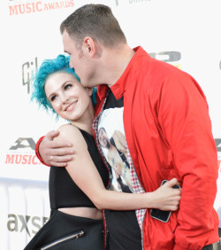 fueledbyramen:  Congratulations to Hayley Williams from Paramore and Chad Gilbert from New Found Glory on their engagement! 