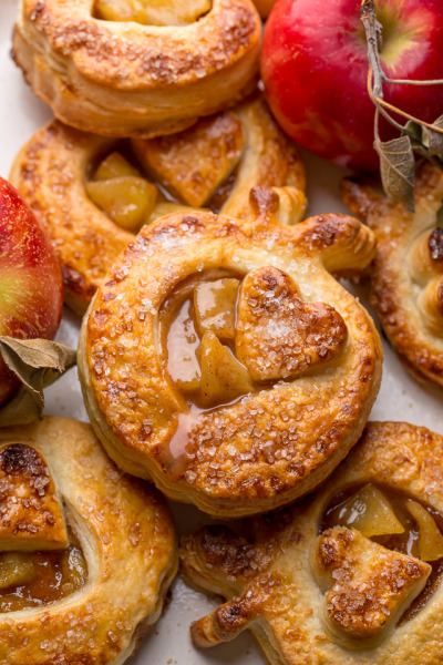 sweetoothgirl:
“ Cute Little Apple Hand Pies
”