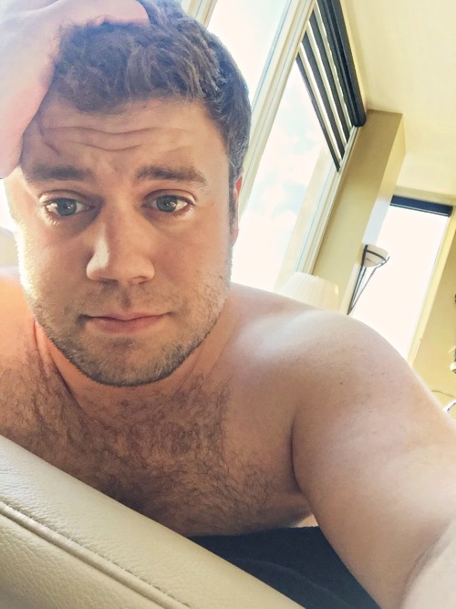 gregoriusboomer:  Chest hair is back in full force