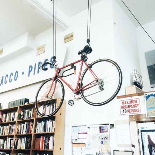 banjosandbibles:  bookstores won my heart.  #venturefarandlow (at Giants & Pilgrims | We Are Pro