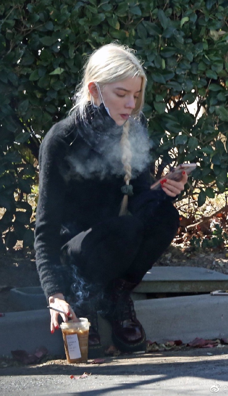 caroldanversenthusiast:oh to be on a curb drinking coffee and smoking with Anya Taylor