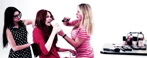 pondspondsponds:  Zombified Karen Gillan [x] 