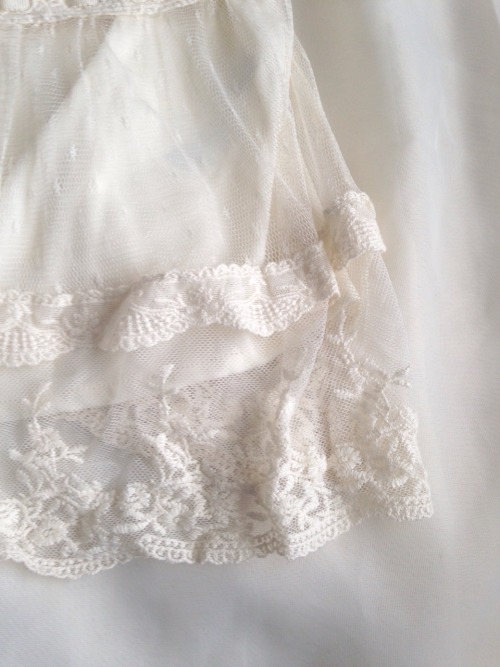 fairie-baby:Details of a cropped blouse I once bought, another item I’ve had for almost a year and h