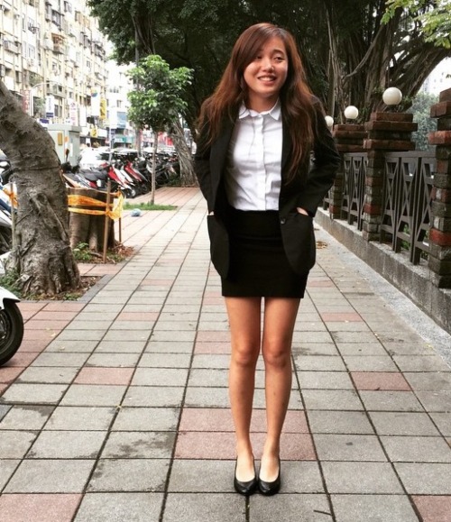 sgnudebubbles:Jermaine. A cute and hot girl. Thanks for the insta sub bro!