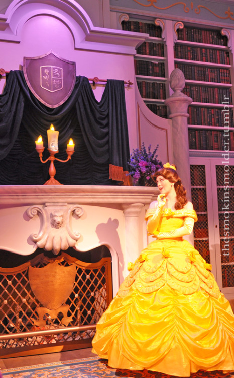 smokinsmolderphotography:story time with belle in new fantasyland