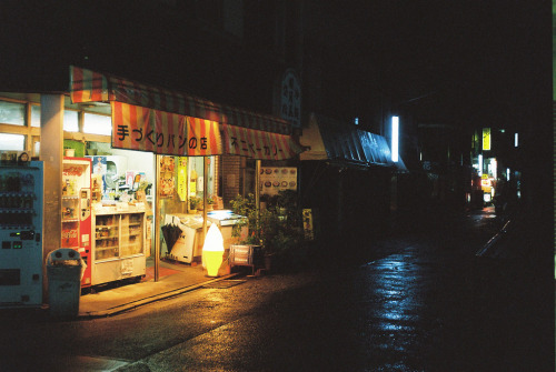 dreams-of-japan:Night town @Tokyo by ogino.taro