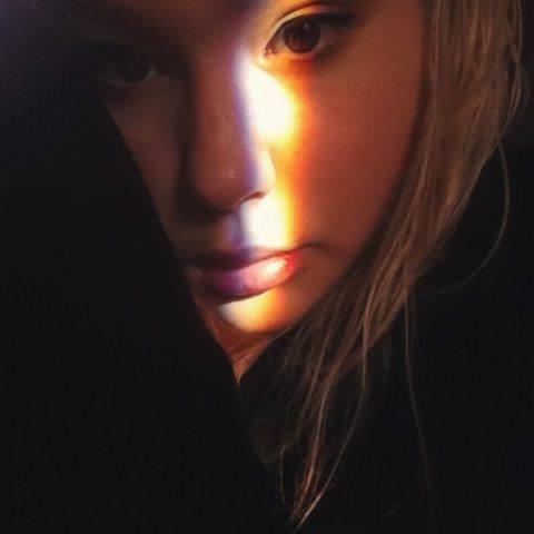 seatail:rays of light on my faceinstagram: nellhenry