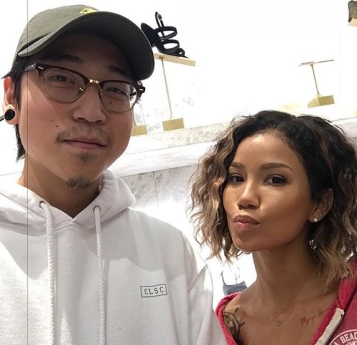 [171110] Jhené Aiko With John In Beverly Hills A Couple Of Days Ago.