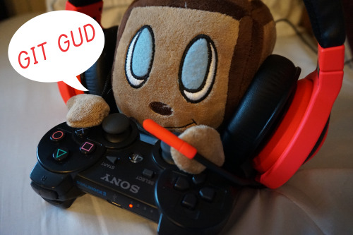 tinyboxbri: Tiny Box Tim helped me try out my new Razer headset. It’s actually &ldqu