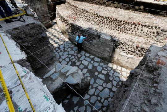 Archaeologists discover Aztec ball court in heart of Mexico City