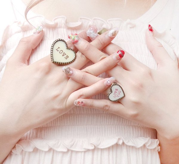 chiffontears:  Katie定番のSWEET HEART ring💍✨ Nail💅に合わせてColorやMessageをチョイスして💖