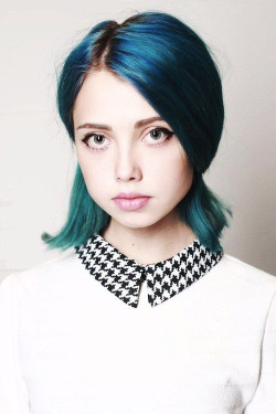 cute-colored-hair:  C O  L O R E D . H A I R . B L O G(i’m sorry for just reblogging for now, but the WeHeartIt sharing got shitty :c)