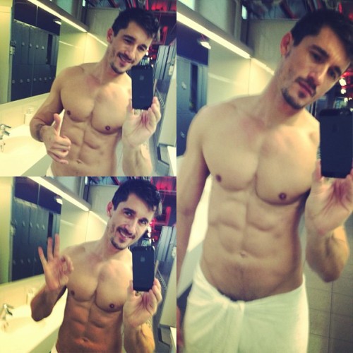 jayrobertsxxx:  I know I need a proper shave, but TGIF … Have an amazing weekend guys ;-) (at Soho Gyms)