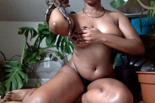 wildleonerdgirl: teatoppy: Mother of allonlyfans.com/afroplantbae Real Gaia vibes