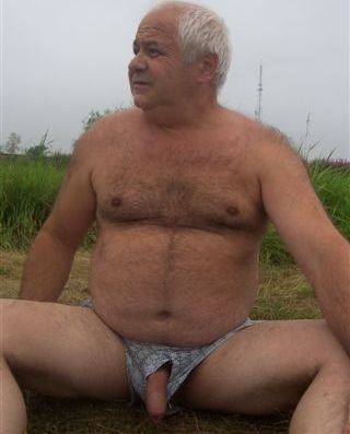 einheri:  More hot daddies on http://einheri.tumblr.com