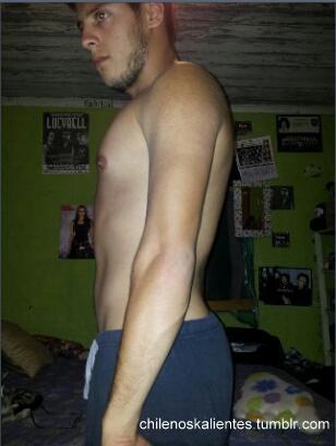 chilenoskalientes:  Daniel, 20 años. Otro pendejito calentón de Santiago. Rico!