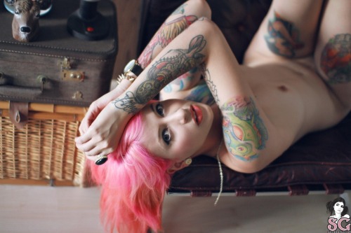 theperfectladies:  Jaune Suicide 