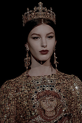 oldfashionedvillain:  Dolce &amp; Gabbana Fall 2013 