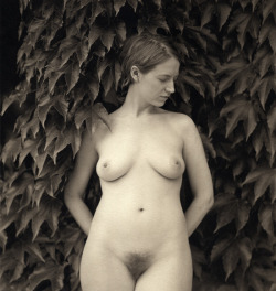 looknread:  Ray Bidegain, Outdoor nude #4,