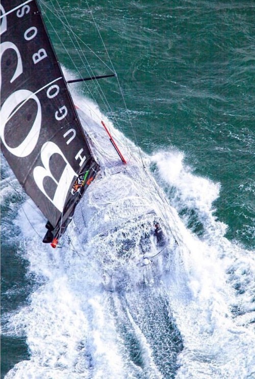 teregetettszennyes:Ocean racing That’s a wet one