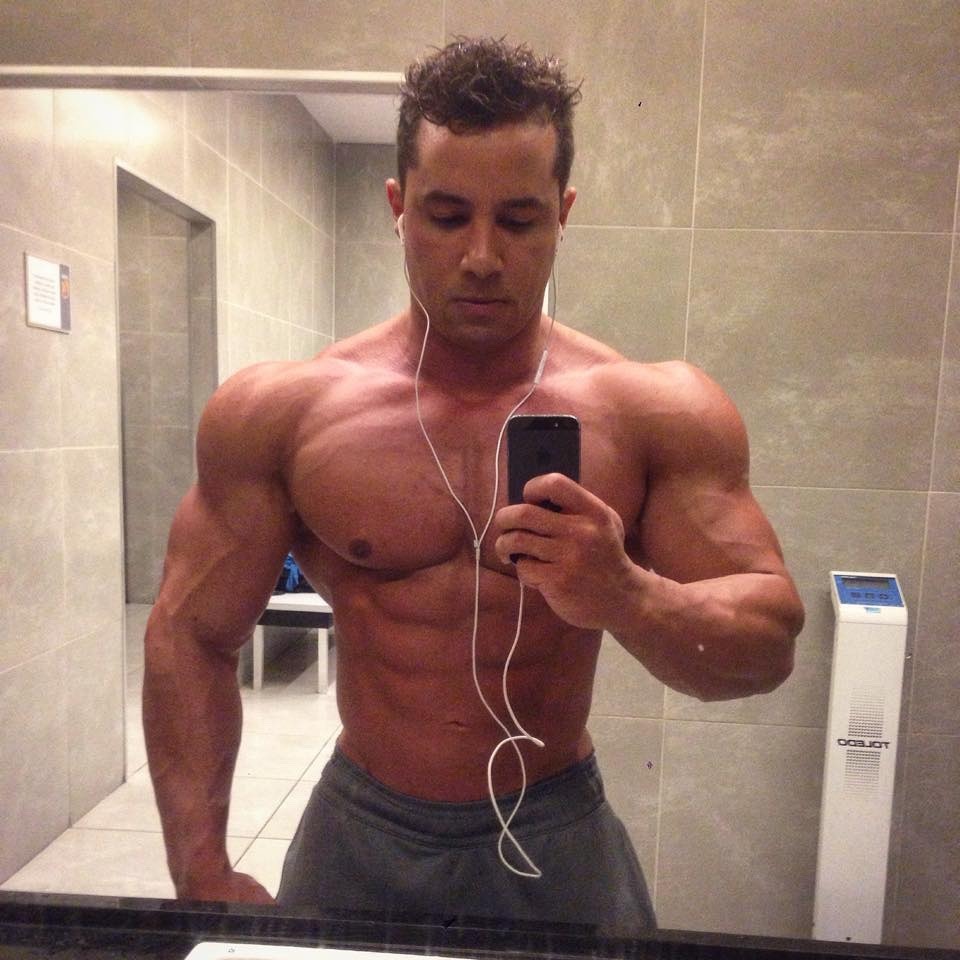 hotsexymenxxx:Diogo Montenegro