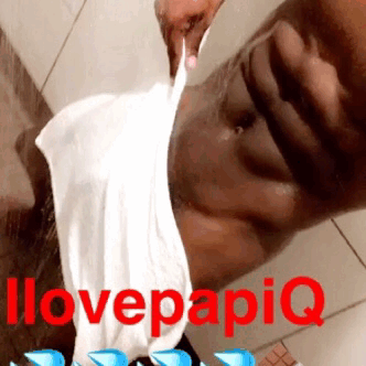 martinq:  Shower with PAPI Q 💦💦💦💦🍫🍫🍫   Yes mmm