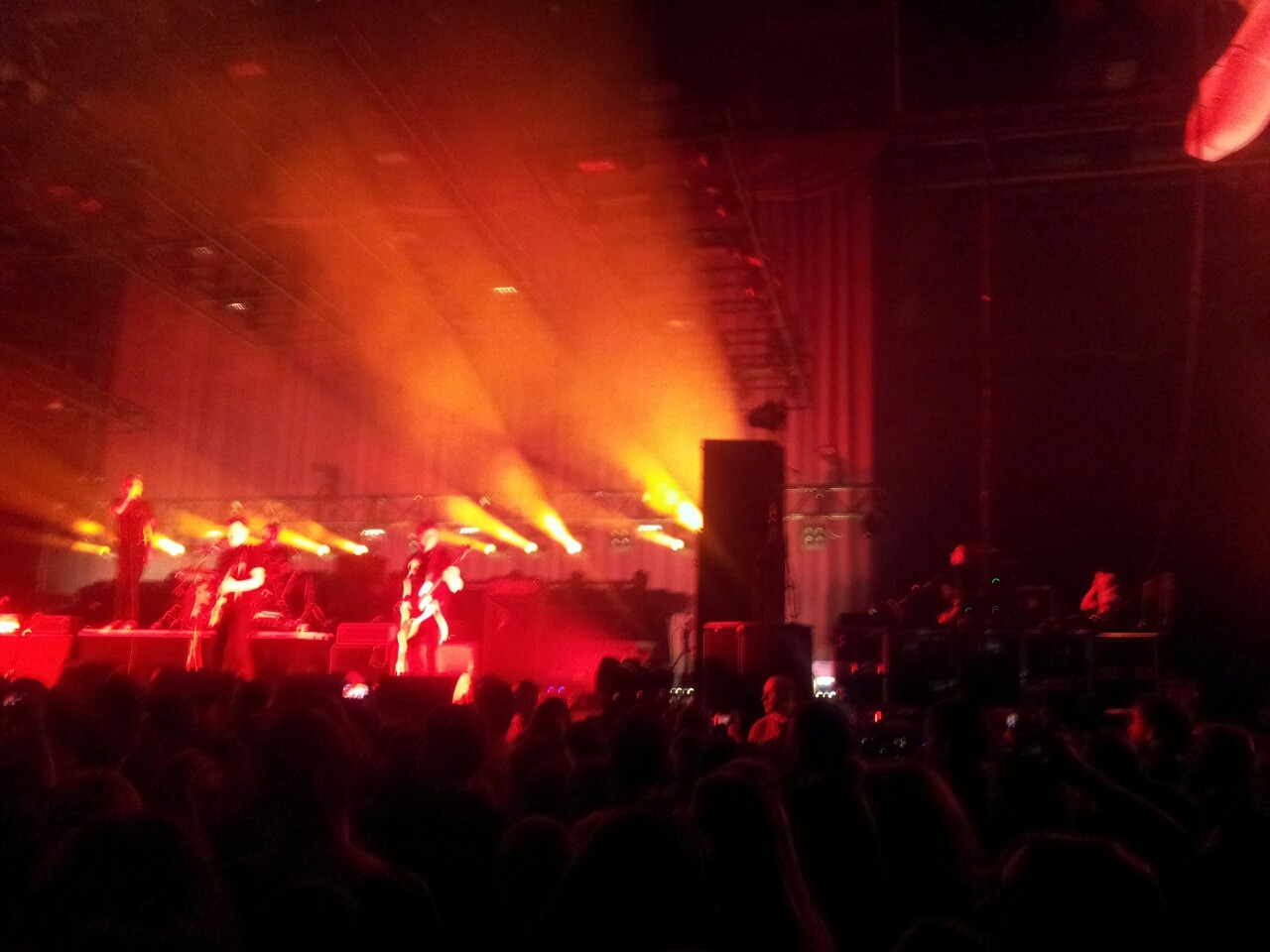 puresmitgefuehl:  miserablemisfortune:  Kraftklub | In Schwarz Tour | 27.2.2015 |
